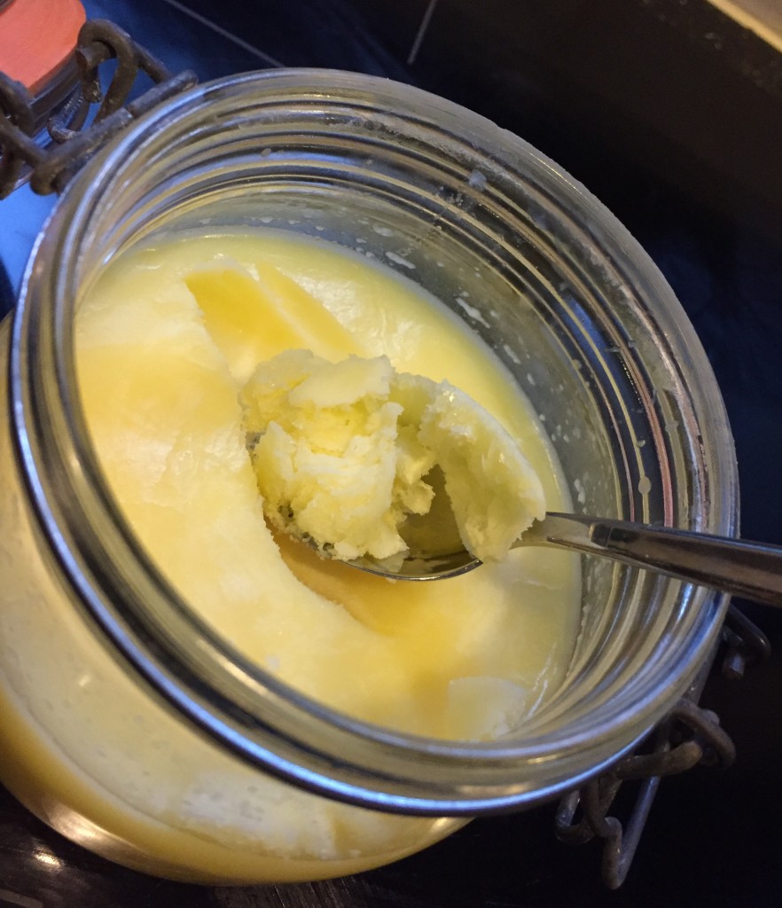 ghi | ghee | beurre clarifié prêt à être dégusté