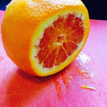 Peler une orange à vif Delphinn